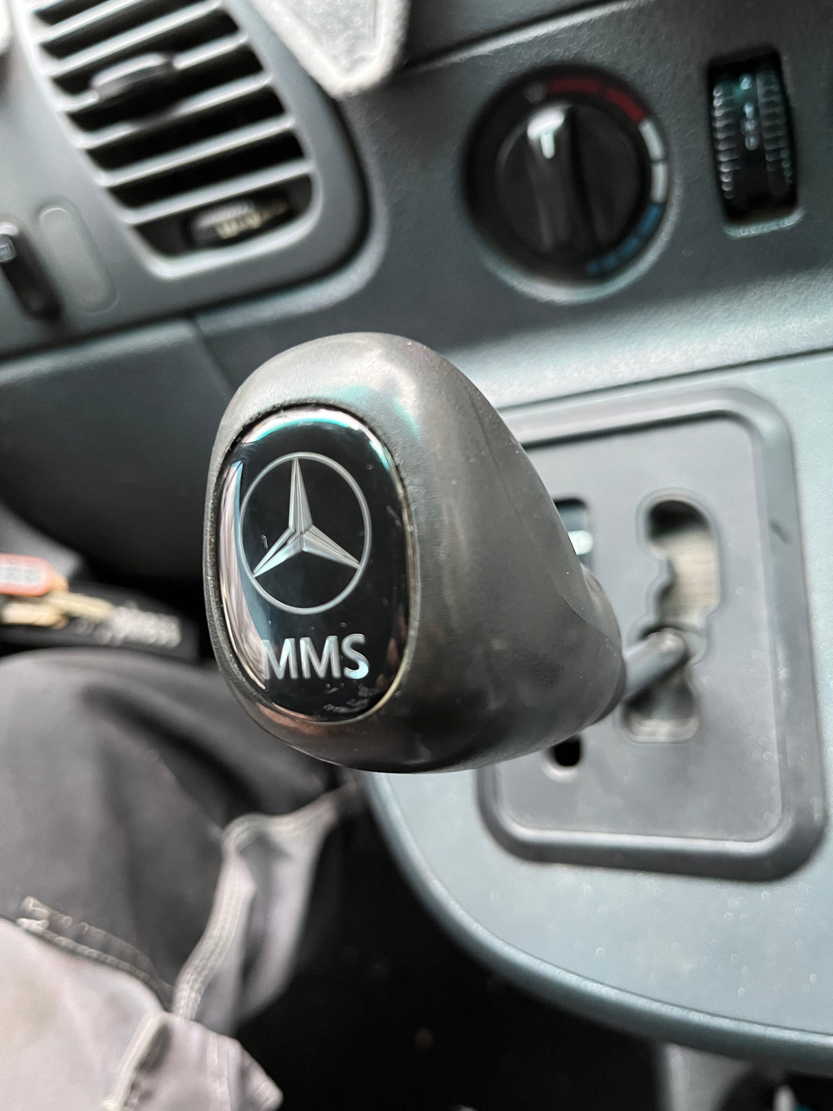 T1N Shifter Badge (NAG1, Automatic transmission) Interior (T1N) MMS HQ